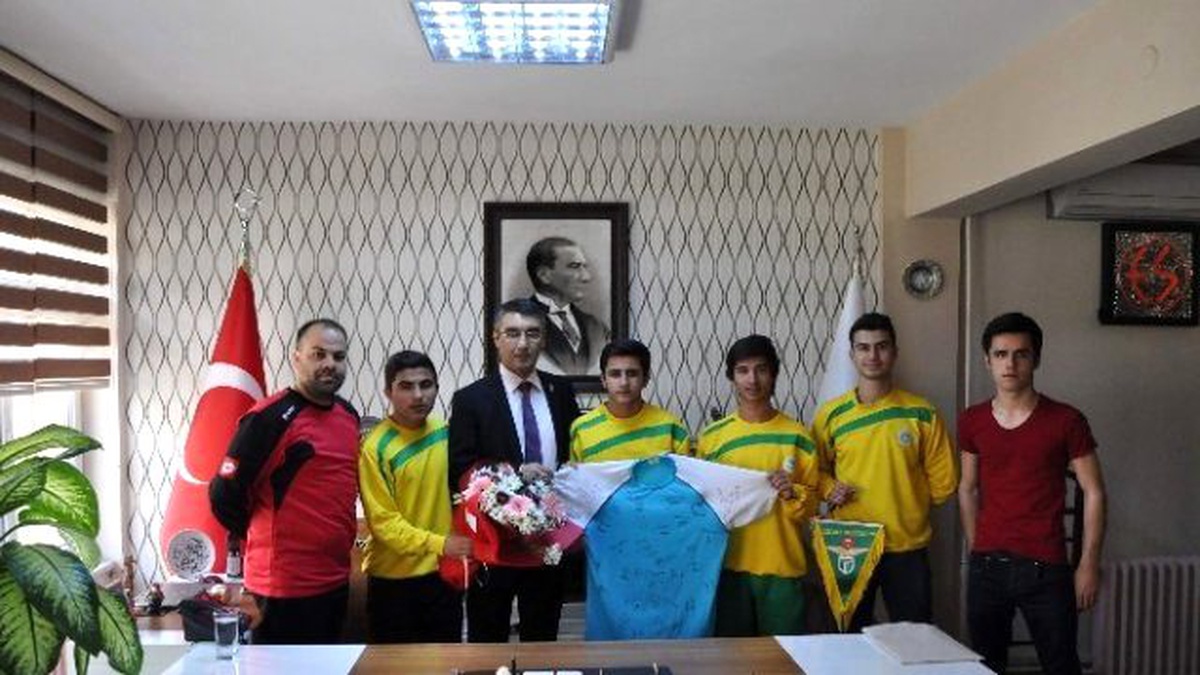 Çelik Kartalspor\'dan Gençlik Hizmetleri ve Spor İl Müdürü Aksoy\'a Ziyaret
