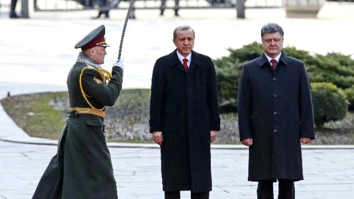 Cumhurbaşkanı Erdoğan Ukrayna\'da Resmi Törenle Karşılandı