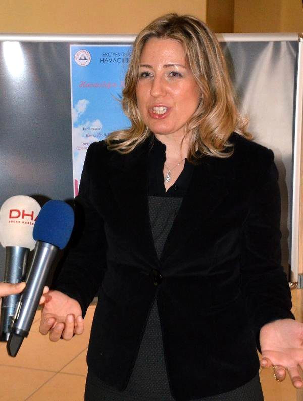 Davetiyeyle Türkiye'nin İlk Kadın F16 Pilotu Oldu