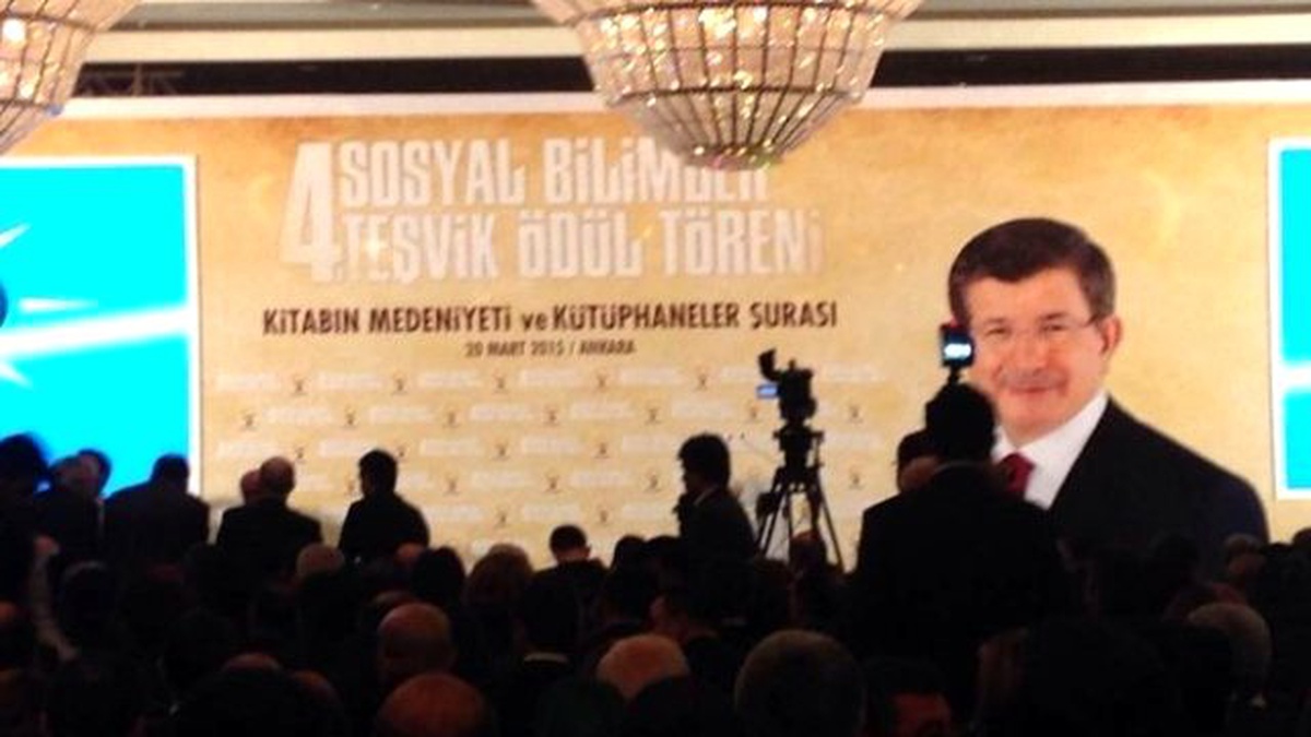 Dr. İsmail Gündoğdu, AK Parti\'nin Ödül Töreni\'ne Katıldı