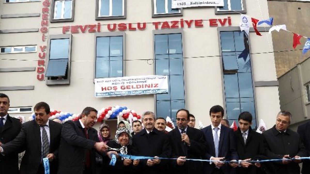 Emine Uslu Kız Öğrenci Yurdu ve Fevzi Uslu Taziye Evi\'nin Açılışı Yapıldı