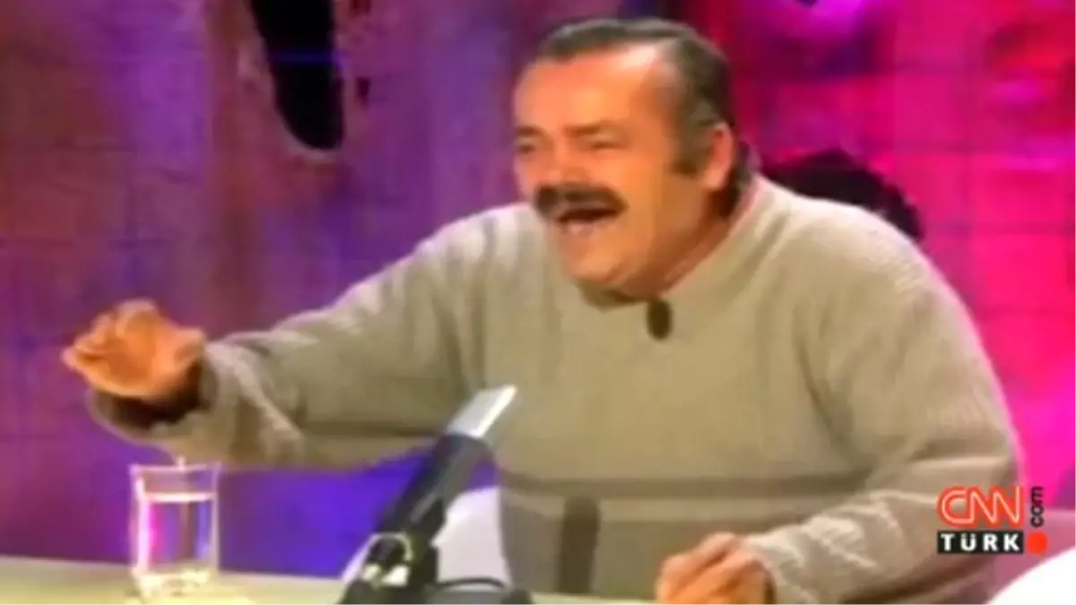 İnternetin Yeni Fenomeni 'Gülen Adam'ın Gerçek Hikayesi