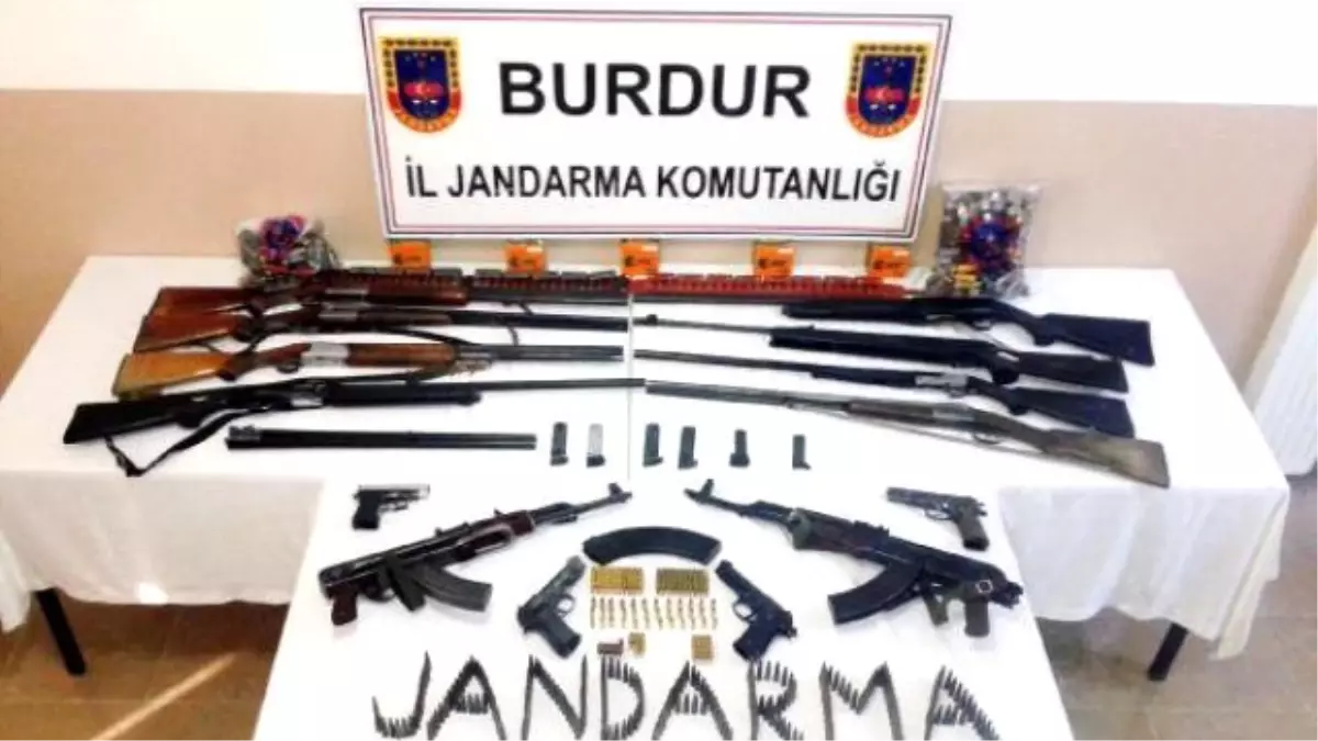 Jandarmanın Arama Yaptığı Evlerden Cephane Çıktı