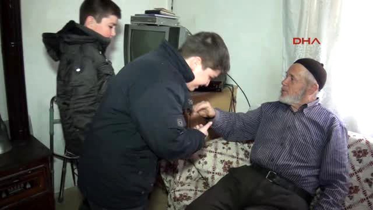 Kazan Başkan ve Öğrencilerden Yaşlılara Ziyaret
