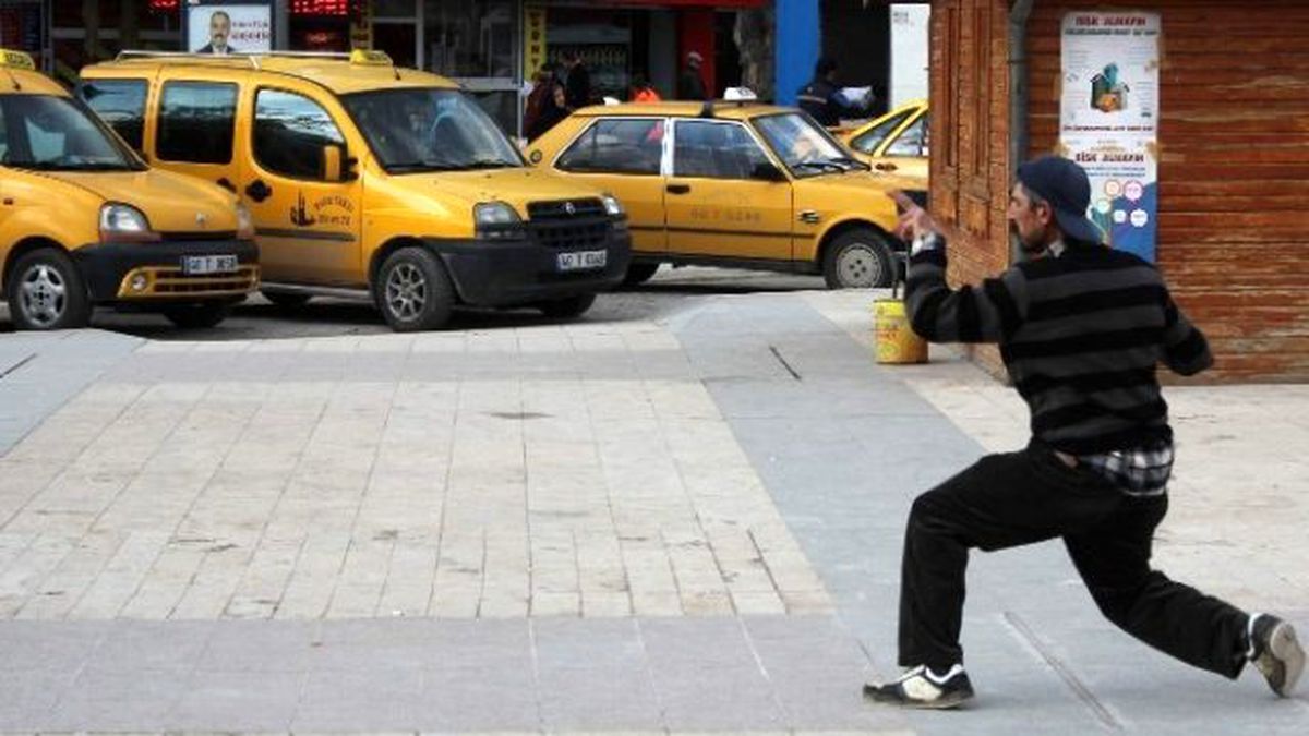 Kendine Zarar Veren Şahsı Polis Ekipleri İkna Etti