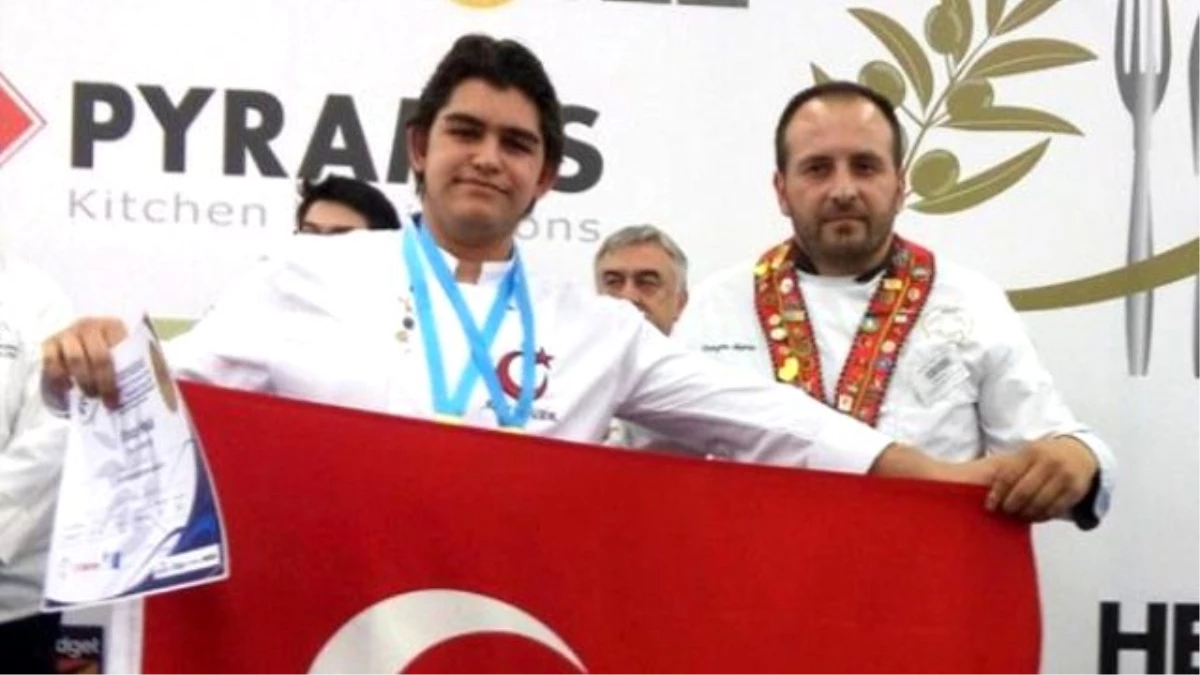 Liseli Aşçı Yunanistan\'dan da Ödülle Döndü