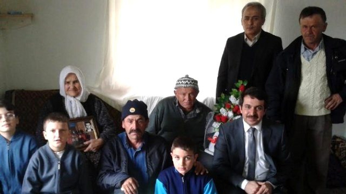 Okullarına İsmi Verilen Şehidin Kabrini Ziyaret Ettiler