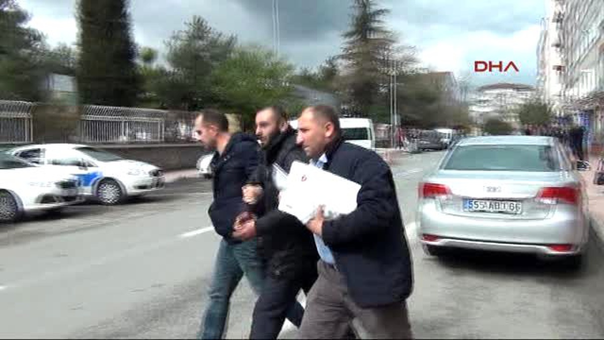 Samsun Doktoru Bıçaklayıp, Ambulans Sürücüsünün de Yüzünü Isırdı