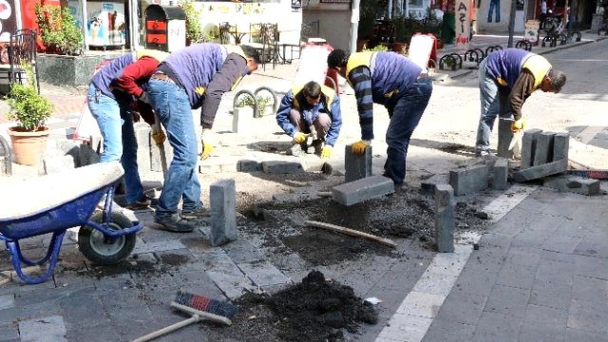 Şanlıurfa\'da Cadde ve Sokkaklarda Bakım ve Onarım Çalışmaları