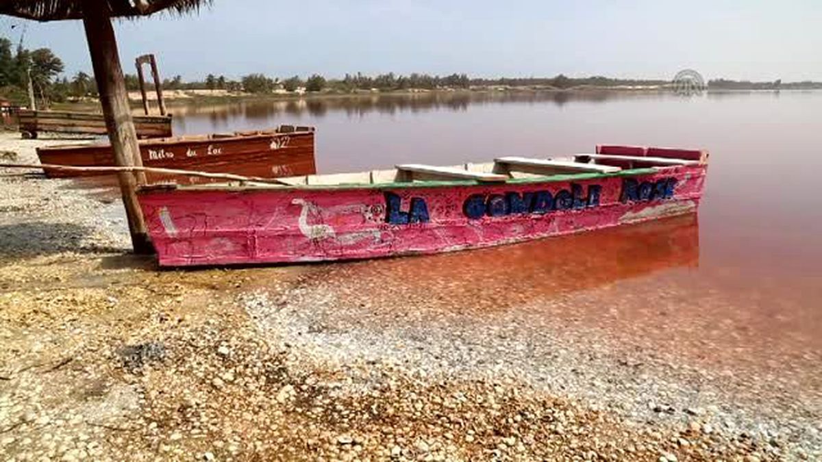 Senegal\'in Doğal Hazinesi: Pembe Göl