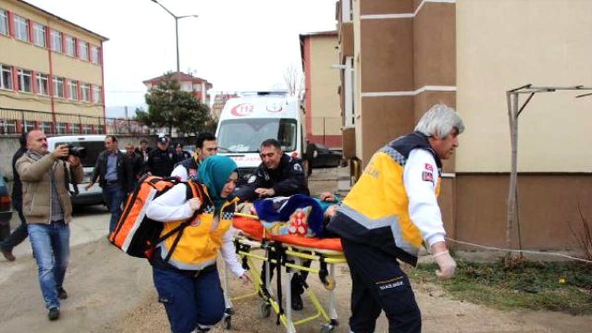 Sobadan Zehirlenen Anne ve 2 Çocuğunu Komşuları Kurtardı