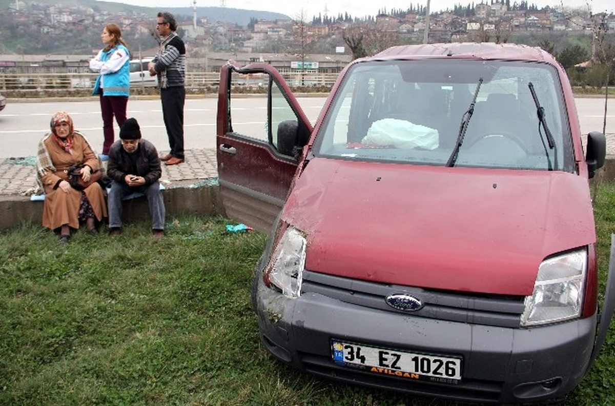 Yoldan Çıkan Otomobil Takla Attı: 1 Yaralı