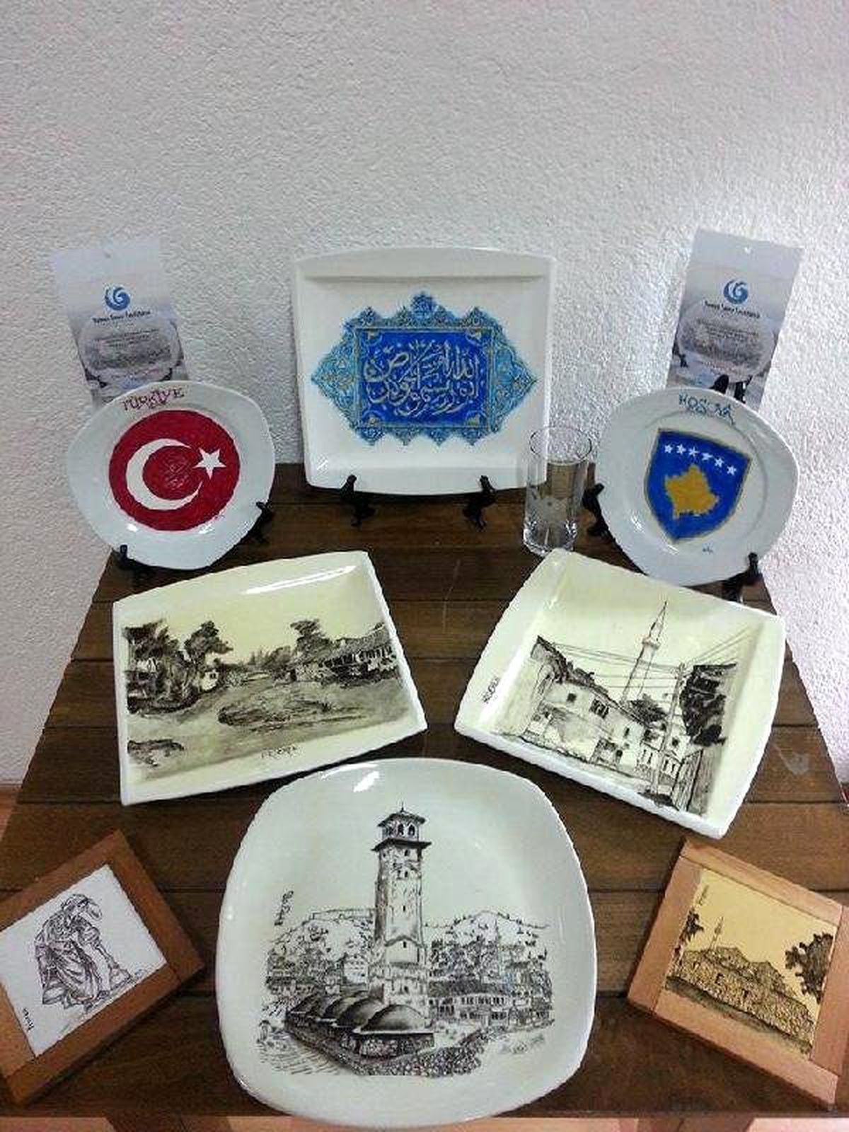 Yunus Emre Merkezi\'nin Kosova\'da Açtığı Sergide Atatürk Resmi Büyük İlgi Gördü