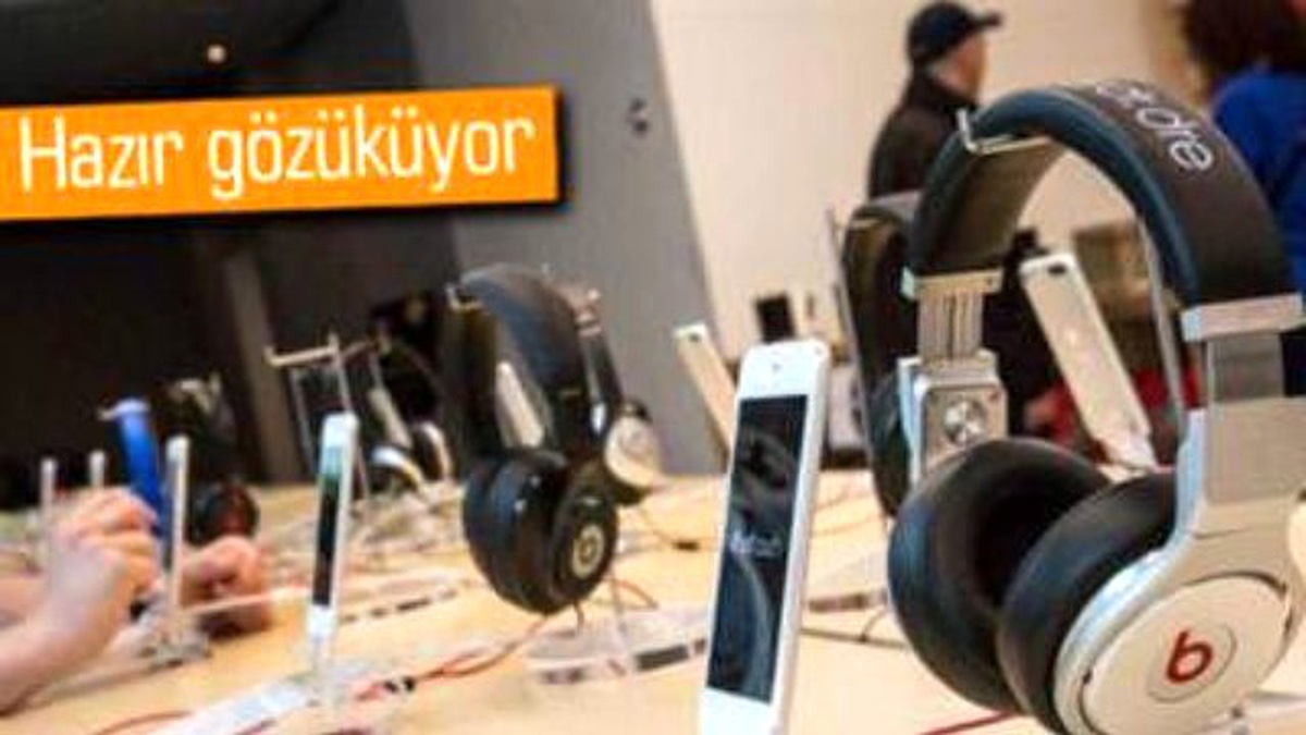 Apple Mağazalarında Kulaklık Kitleri Olacak