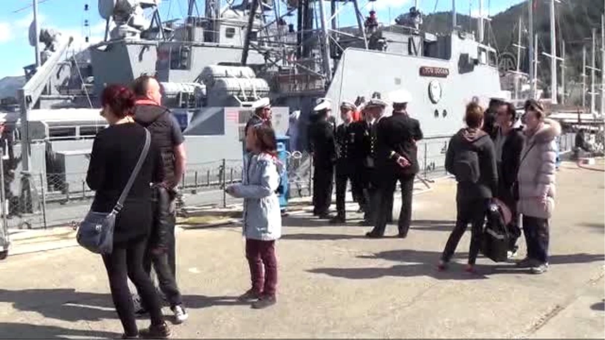 Askeri Gemiler Halkın Ziyaretine Açıldı