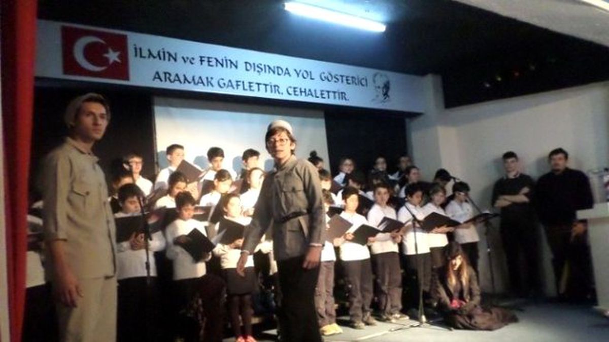 Bahçeşehir Kolejinde Çanakkale Şehitlerine Coşkulu Anma
