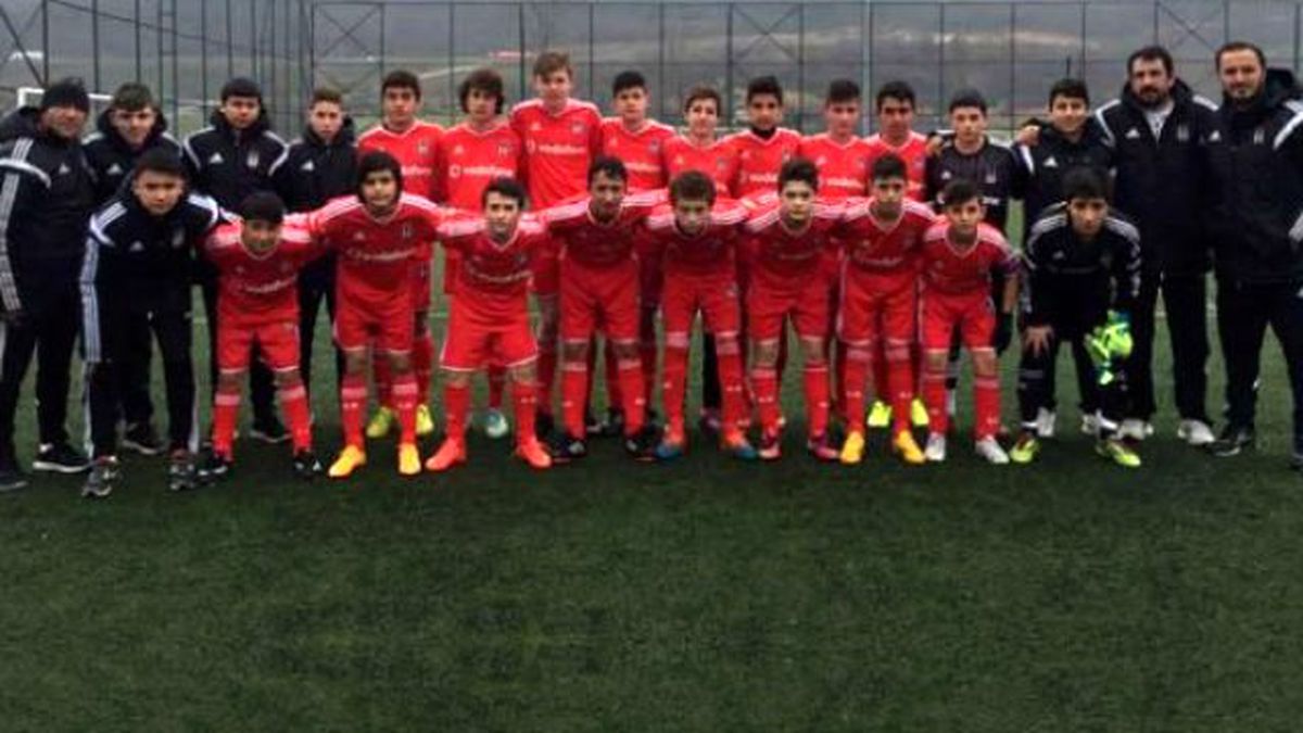 Beşiktaş U13 Futbol Takımı, Beylerbeyi'ni 18-0 Yendi