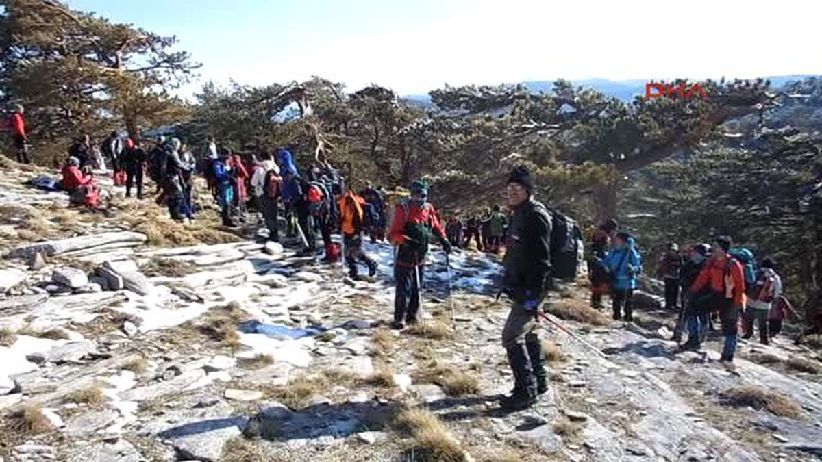 Çanakkale Zaferinin 100\'üncü Yılı Nedeniyle Dağcılar Kaz Dağlarına Tırmandı