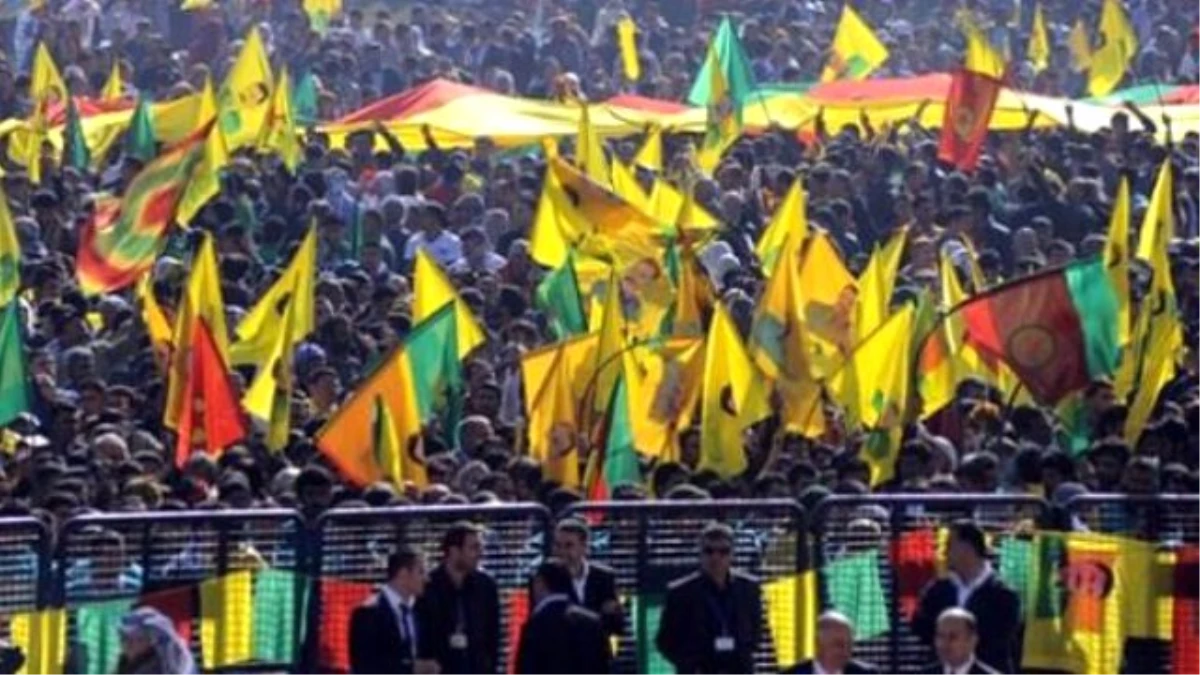 Diyarbakır\'da Tarihi Nevruz! Öcalan\'ın Mektubu Okundu