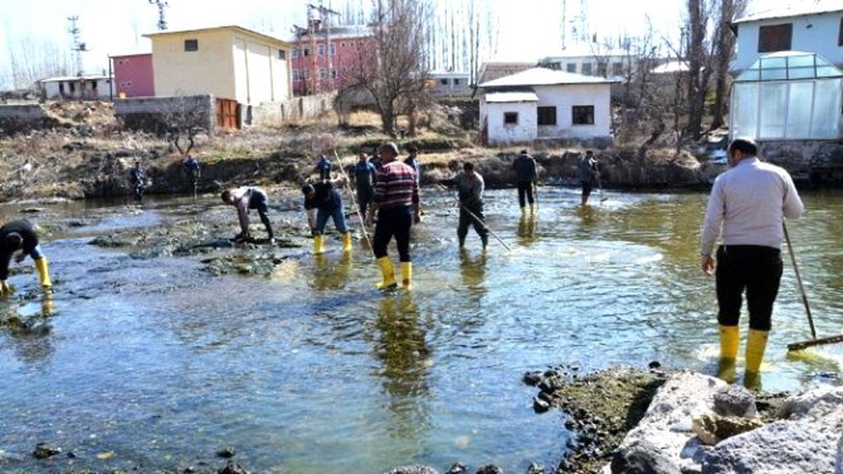Erciş\'te İçme Suyu Havzaları Temizlendi