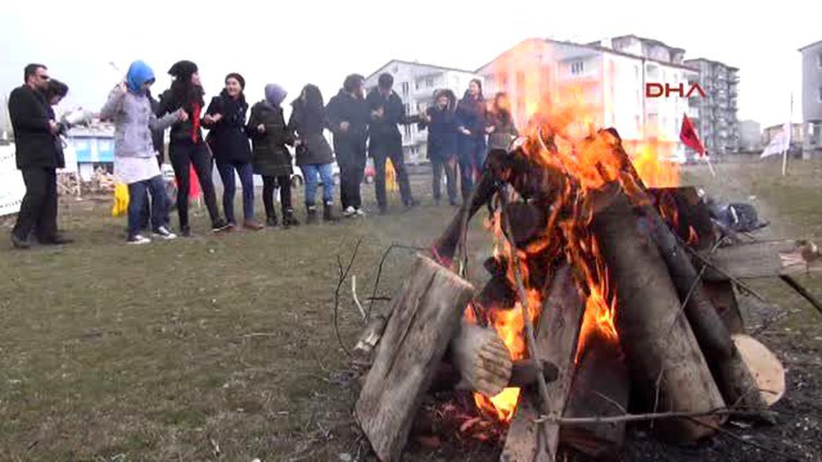 Halay Çekerek Kutladılar