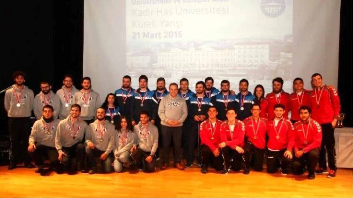 Haliç\'te Kürek Yarışlarının Galibi Kadir Has Üniversitesi