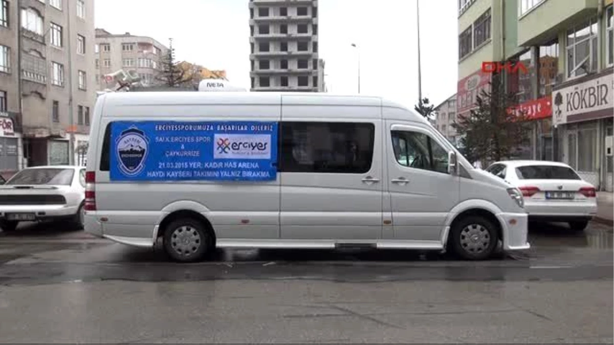 Kayseri - Taraftarlara Ücretsiz Sucuk-ekmek ve Meyve Suyu ile Forma Hediye Edildi