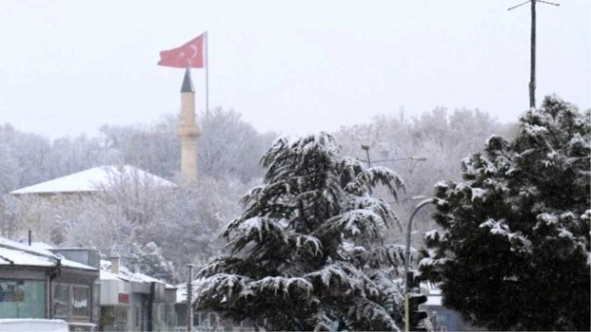 Kırşehir Nevruz\'a Karla Başladı