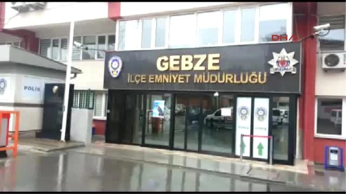 Kocaeli - Tem\'de Durdurulan Mercedes Otomobilden Cephanelik Çıktı