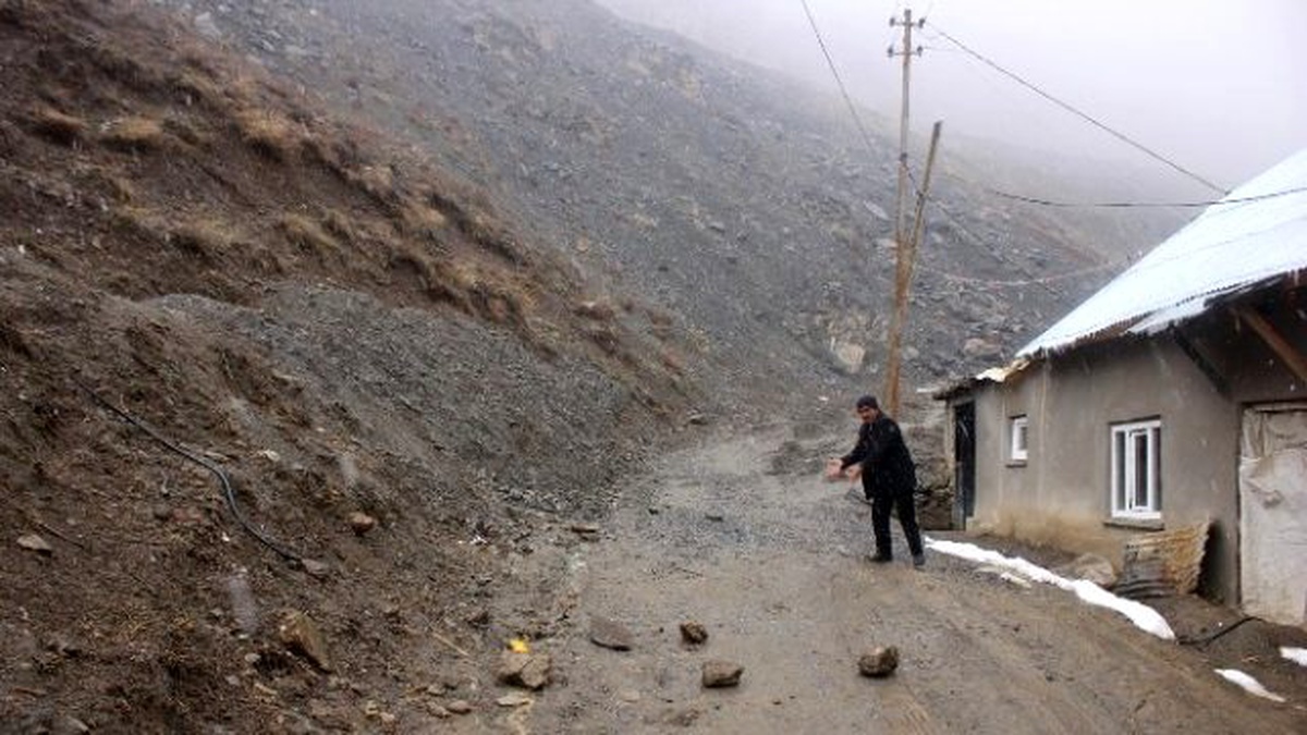 Mahalle Sakinleri Ölümle Burun Buruna Yaşıyor