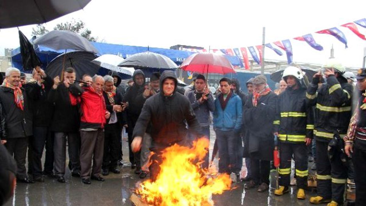 Nevruz Bayramı Bursa\'da Yağmur Altında Kutlandı