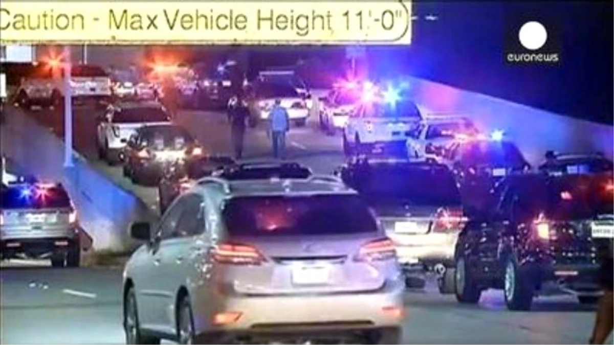New Orleans Havaalanı\'nda Bıçaklı Saldırgan Dehşeti