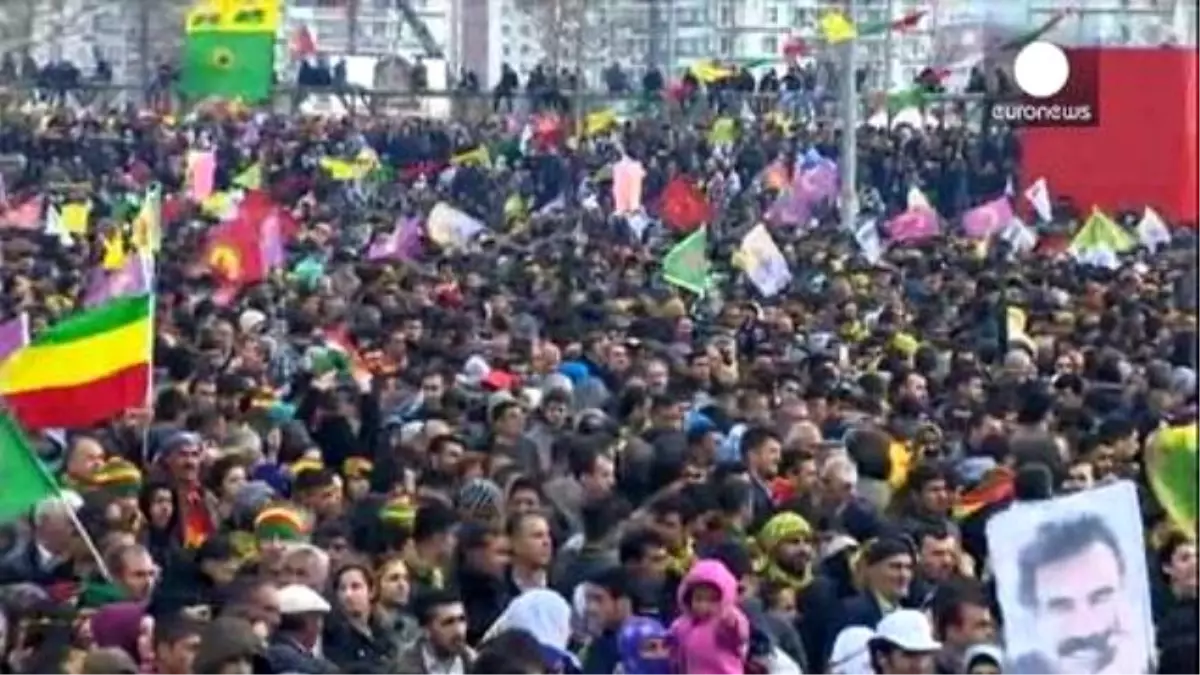 Öcalan "Silah Bırakmayı Konuşmak İçin Toplanma" Çağrısı Yaptı