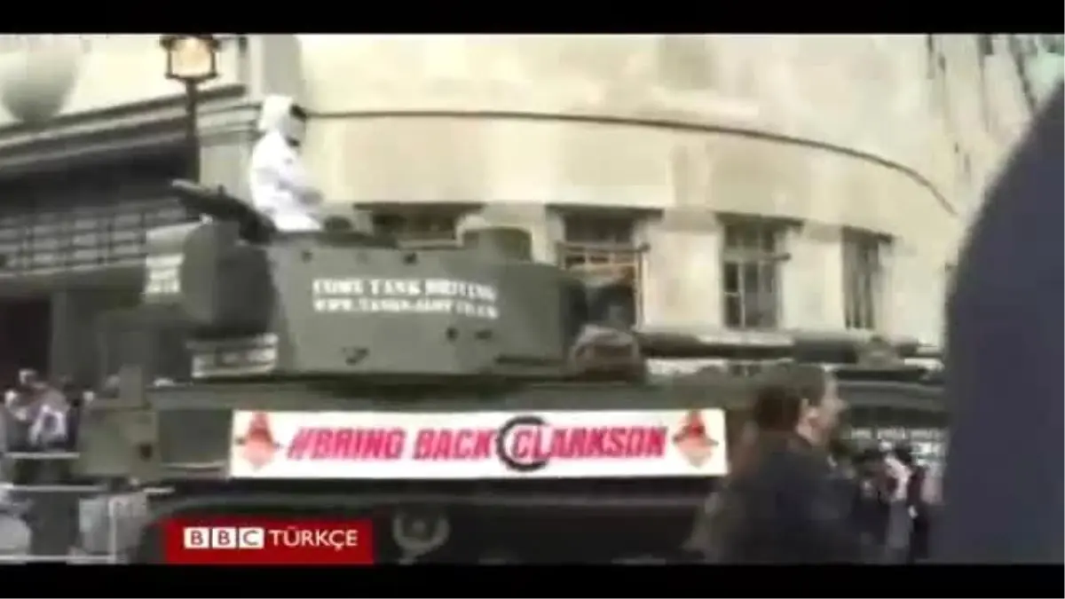 Top Gear Sunucusu İçin Bbc Önünde Tanklı Protesto