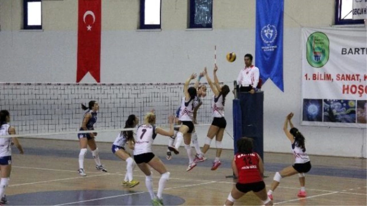 Türkiye Bayanlar Voleybol 2. Ligi Sona Erdi