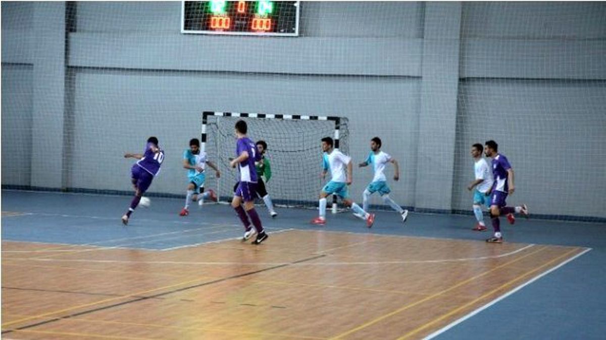 Üniversite Öğrencileri Futsal\'da Rakip Tanımıyor