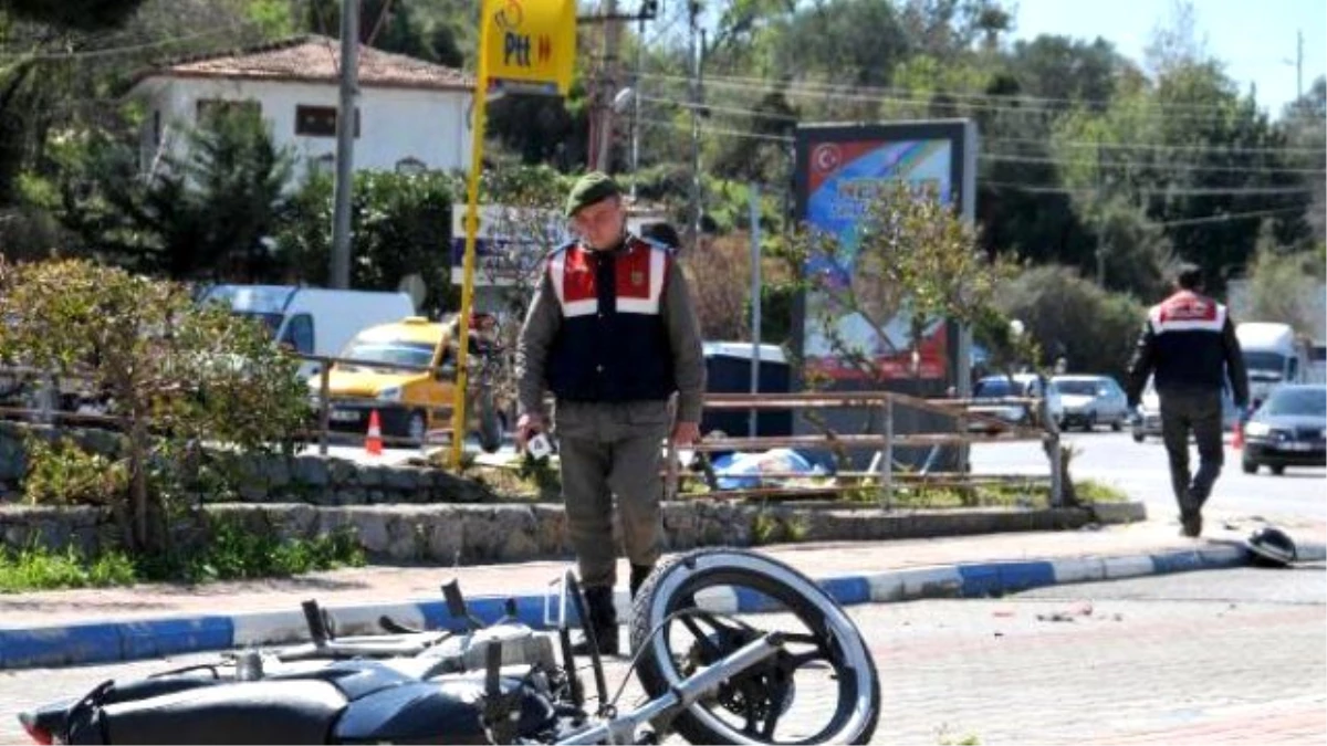 Alanya\'da 2 Motosiklet Çarpıştı: 1 Ölü, 3 Yaralı