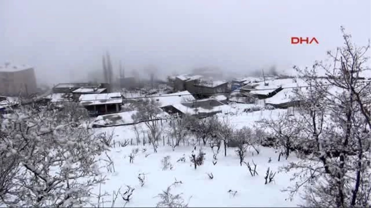Baharı Bekleyen Şırnaklılar, Bu Sabah Kar Yağışıyla Uyandı
