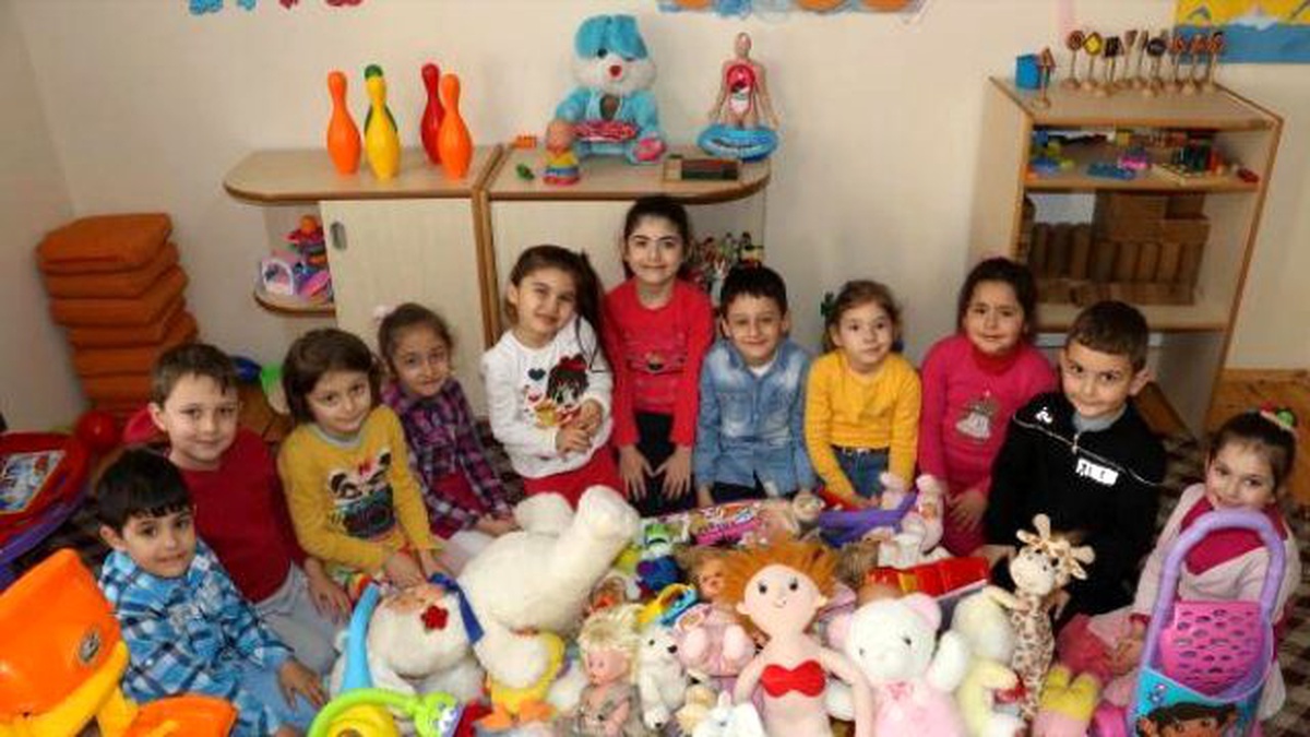 Bu Kumbara Köy Çocukları İçin Oyuncak Topluyor
