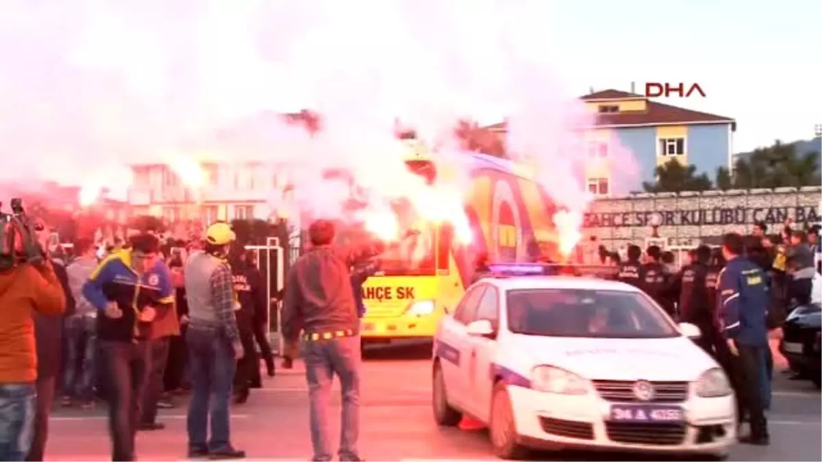 Fenerbahçe Tesislerden Ayrıldı