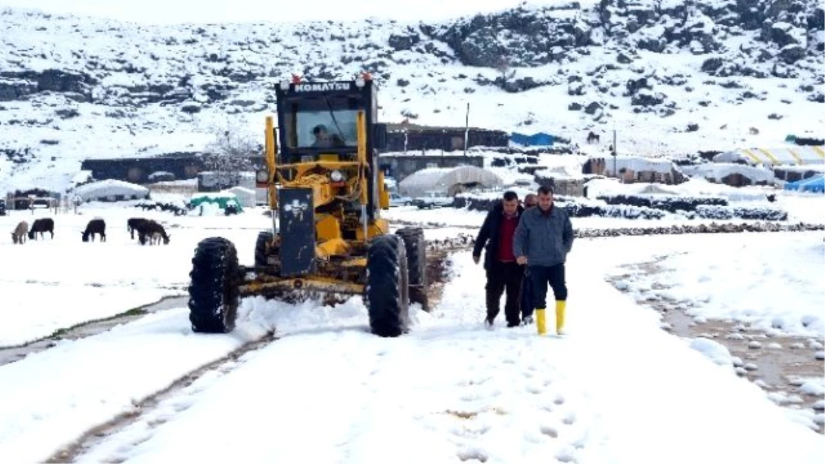 Siverek\'te Kapanan Köy Yolları Açıldı