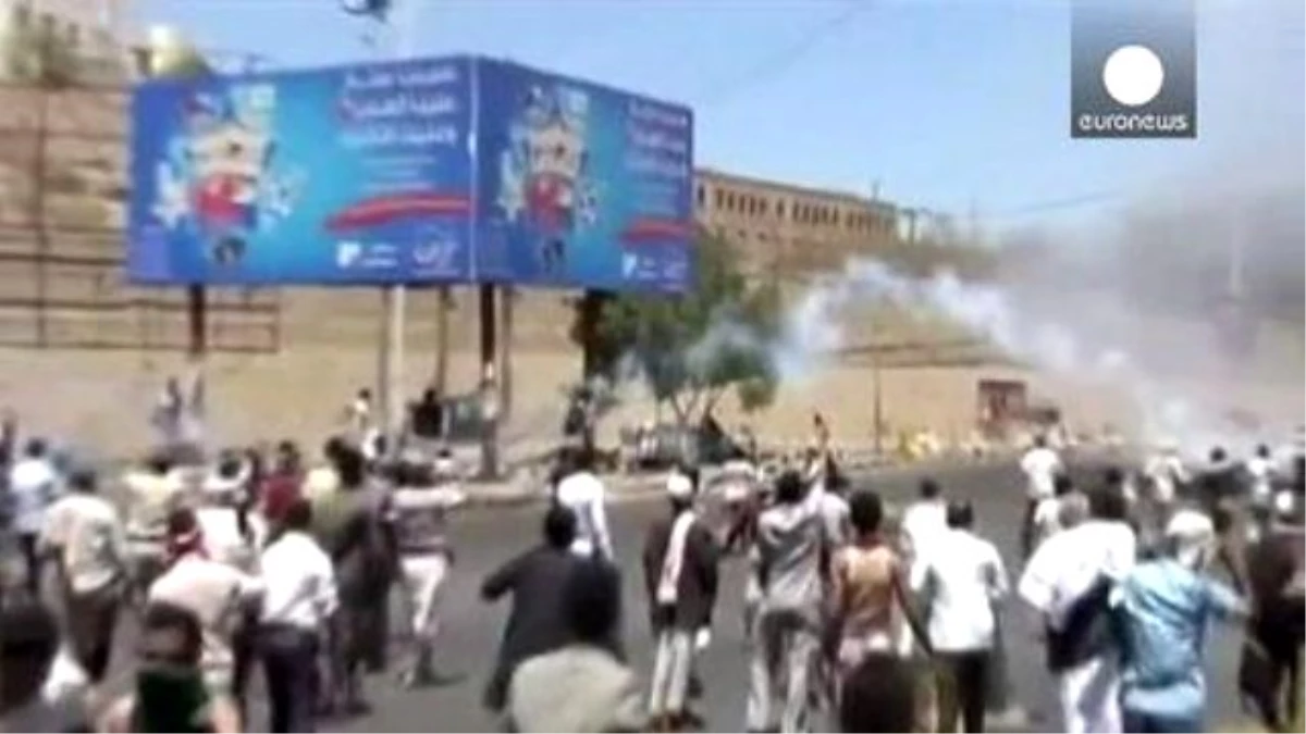 Yemen\'de Şii Milisler Taiz Havaalanı\'nı Kontrol Altına Aldı
