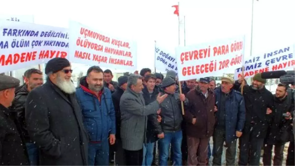 Yozgat\'ta Köylüler Maden Şirketini Yürüyüşle Protesto Etti