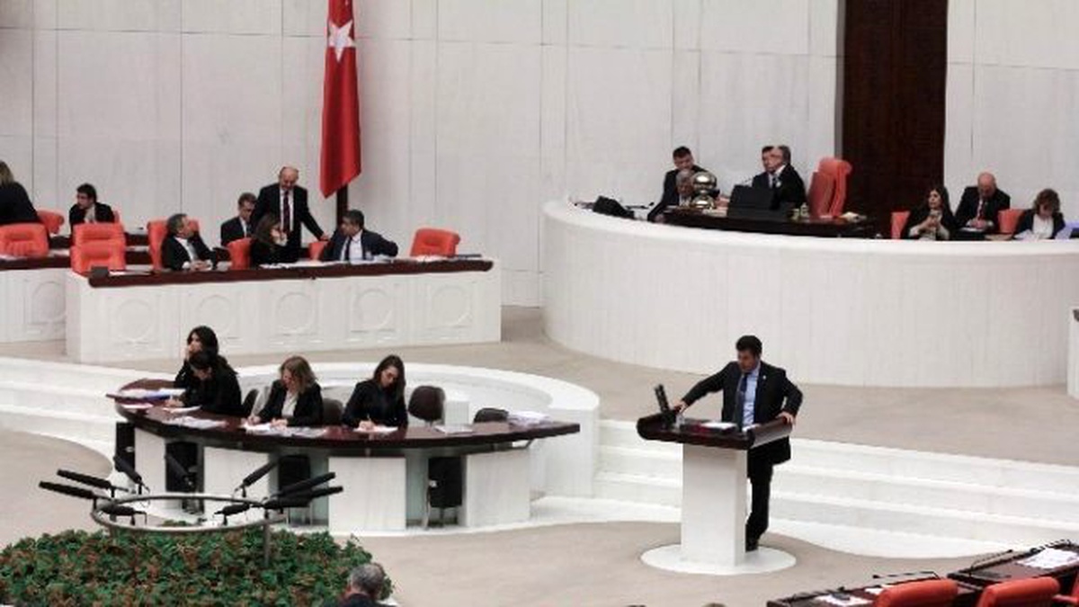 Bakan İslam\'dan \'Kurban Kesen Çocuklar\' Yorumu