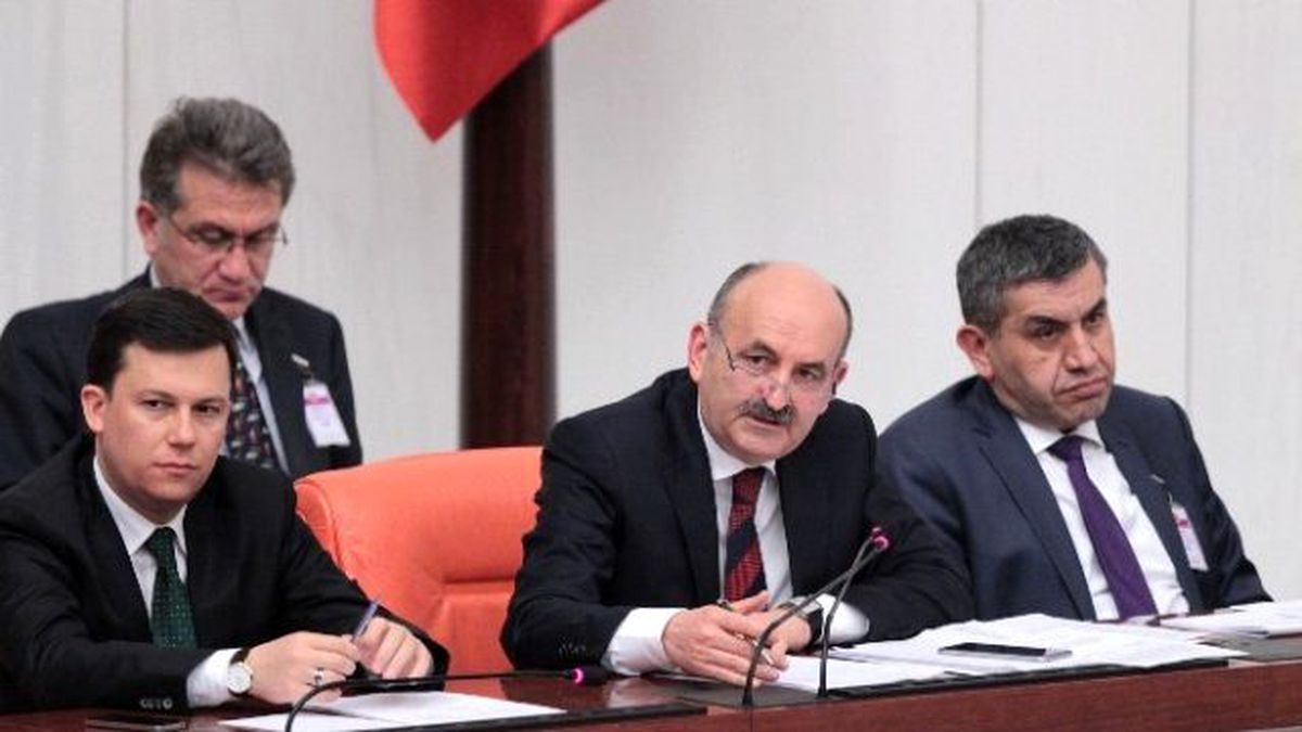 Bakan Müezzinoğlu: "Bugün İtibariyle 39 Ölüm Vakası Var"