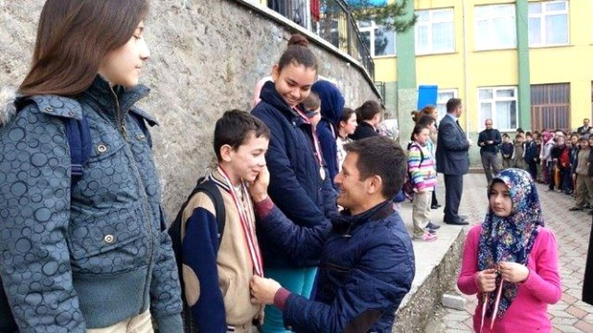 Fatih İmam Hatip\'te Madalya Töreni