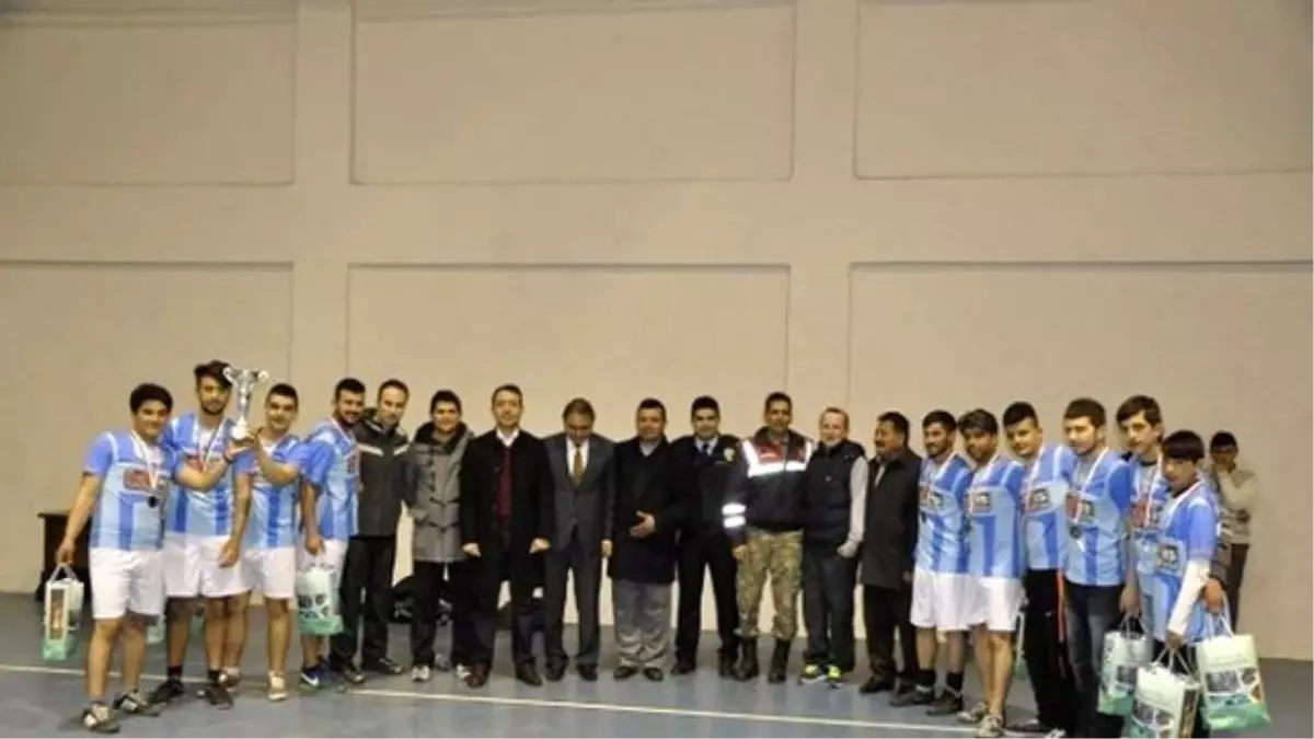 Gürün\'de Voleybol Turnuvası Düzenlendi