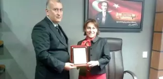 Irak Heyetinden Sena Kaleli'ye Plaket