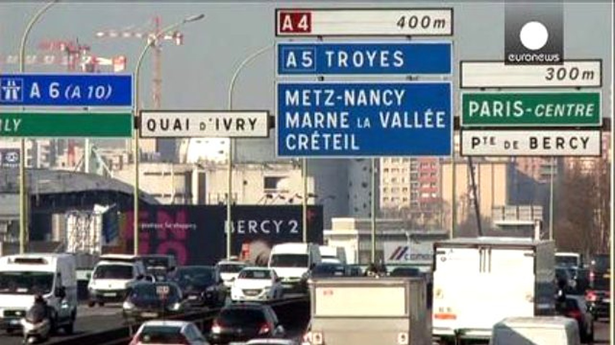 Paris\'te Hava Kirliliğine Karşı Alternatif Trafik Uygulaması