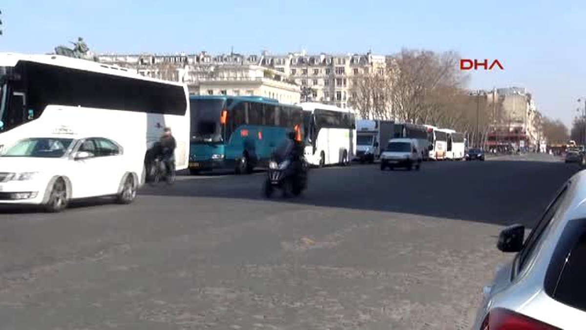 Paris\'te Hava Kirliliğine Karşı Bir Günlük Alternatif Trafik Uygulaması